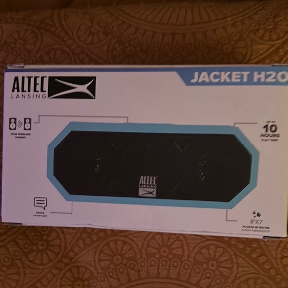 Altec Lansing Other - Altec Lansing Jacket H2O Wireless Speaker